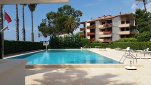 Seasonal outdoor pool