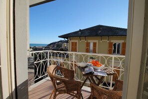 Apartament, 2 dormitoris | Balcó