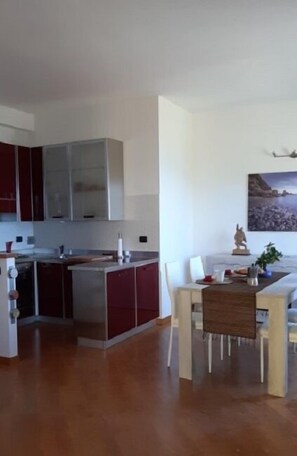 Apartemen, 1 kamar tidur | Dapur pribadi | Lemari es besar, microwave, oven, dan kompor