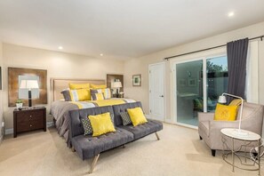 3 bedrooms, desk, iron/ironing board, WiFi - Executive Retreat|Pool & Spa|AZ Canal Trail|BBQ (Scottsdale)