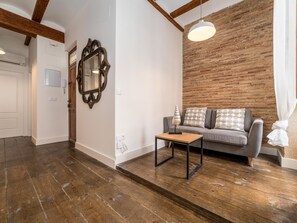 TV - MY LOFT 4 YOU RUZAFA STYLE II (Valencia)