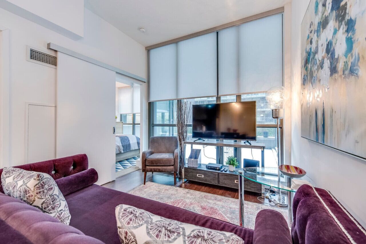 Newly Decorated 1br Executive Suite In King West - Toronto