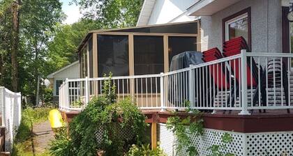 Stopover 335: In the heart of Venice-in-Quebec