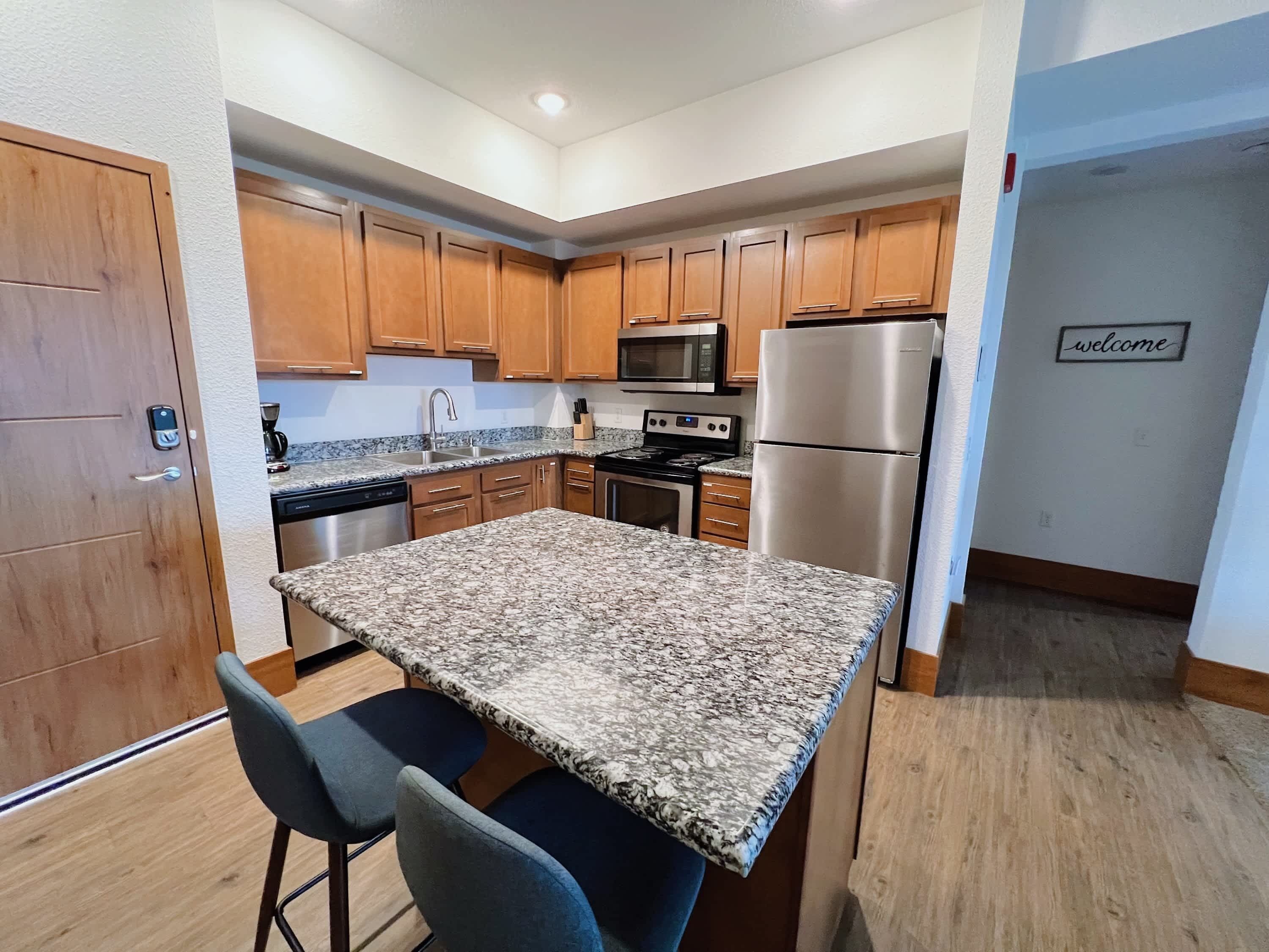 冰箱、微波炉、烤箱、炉灶