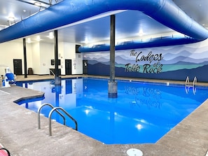 Piscine couverte, piscine extérieure