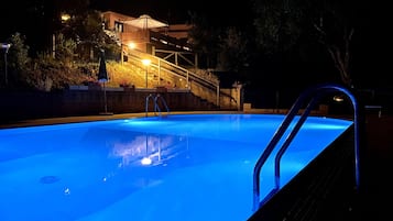 Piscina externa sazonal