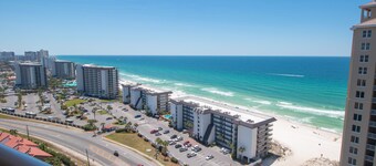 L👀K!!! ⭐️ TOP RATED CONDO ⭐️ 3 Pools ⭐️ Breathtaking Ocean Views !!!