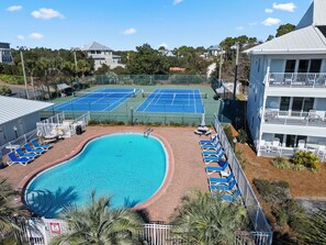 A heated pool - You are my Sunshine- Heated Pool- Steps to sand! (Santa Rosa Beach)