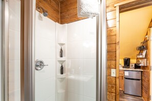 Hair dryer, towels - Blue Cabin at Spotted Bear Retreat (Martin City)