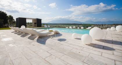 White Luxury Villa with pool and Jacuzzi in the Sicilian Countryside