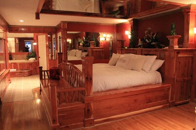 Lazy G #1 Honeymoon Suite