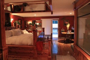 1 bedroom, iron/ironing board, WiFi, bed sheets - Lazy G #1 Honeymoon Suite (Union Grove)