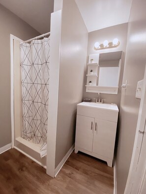 وحدات دش مع أحواض استحمام