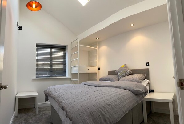 1 chambre, fer et planche à repasser, Wi-Fi, draps fournis