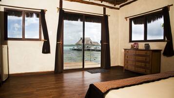 Grand Cabin | Lake view