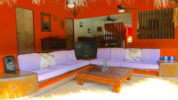 Habitación familiar, cocina | Área de sala de estar