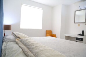 Family Room, Kitchen, Garden View | Bed sheets -  2BR APT @ Acapulco Diamante GREAT LOCATION (Acapulco)