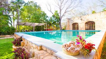 Piscina a l'aire lliure