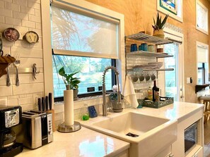 Fridge, microwave, oven, coffee/tea maker