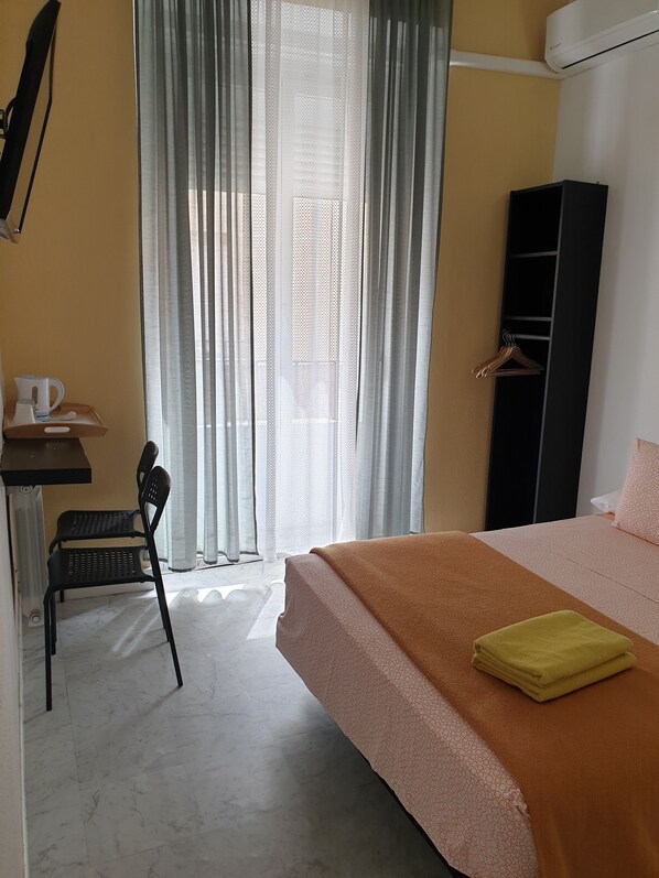 1 bedroom, free WiFi, bed sheets