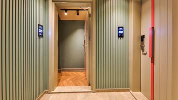 Economy Double Room | Hallway