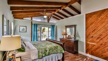 5 dormitorios, escritorio, tabla de planchar con plancha y cuna de viaje