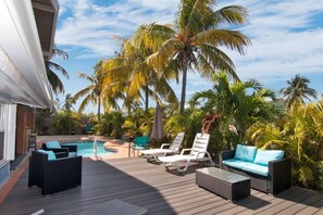 Outdoor pool, a heated pool - 1,575 weekly rental rate April & May 2026 (Marathon)