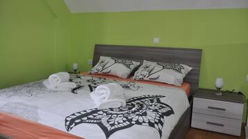 2 bedrooms, WiFi, bed sheets