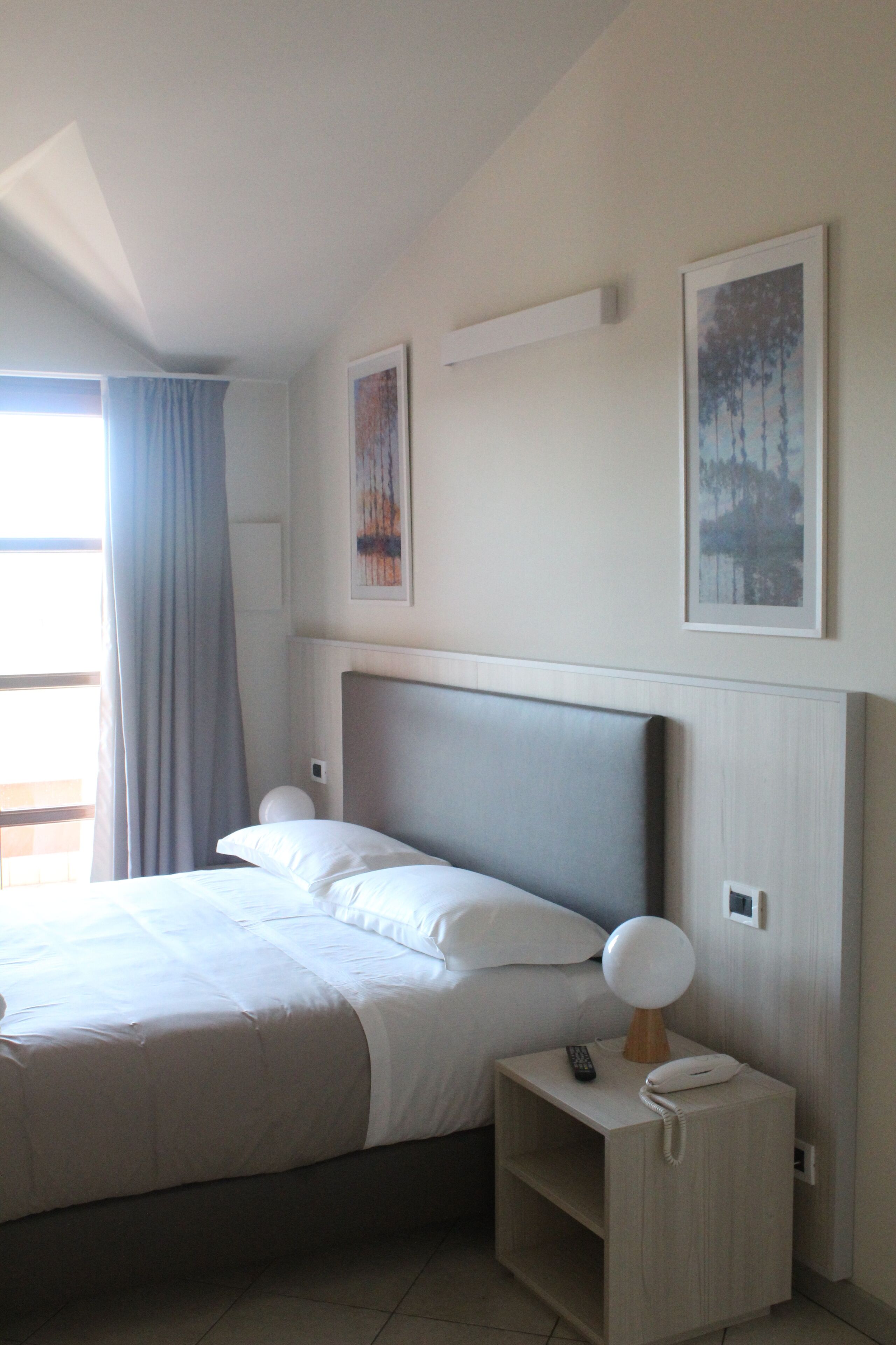 minibar, in-room safe, desk, laptop workspace