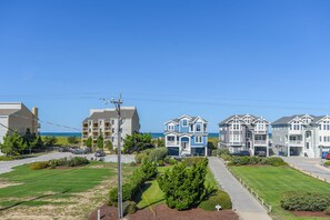 Exterior - Dare To Relax: Semi-oceanfront, Saltwater Pool (Nags Head)