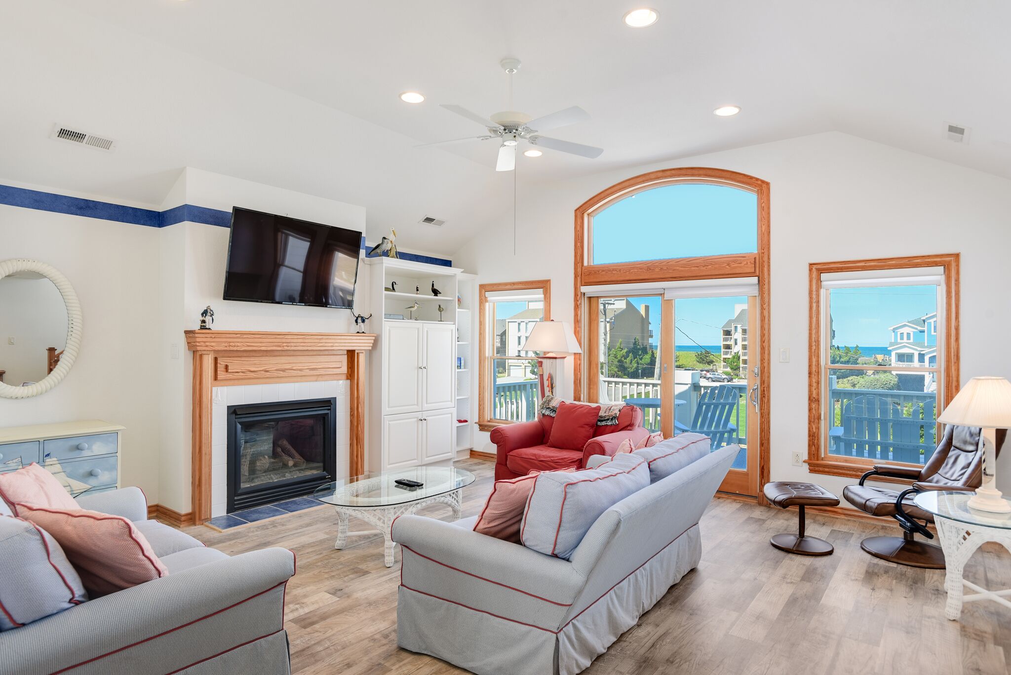 TV, DVD-spiller og fotballspill