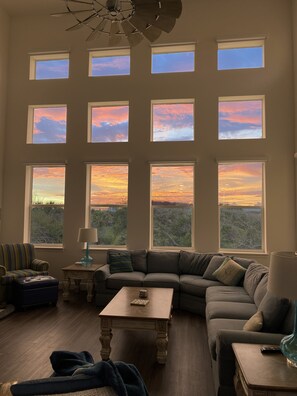 Smart TV, fireplace, video games, ping pong