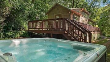 Bain à remous extérieur