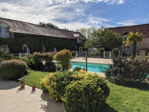 Piscina all'aperto, una piscina riscaldata