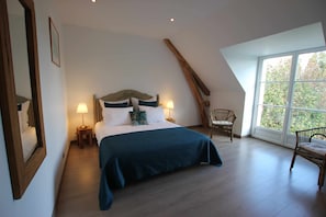 4 chambres, fer et planche à repasser, Wi-Fi gratuit, draps fournis