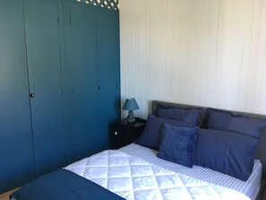 3 chambres, fer et planche à repasser, lit parapluie, Wi-Fi gratuit