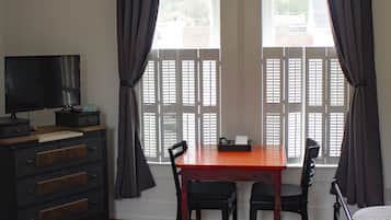 1 chambre, fer et planche Ă repasser, Wi-Fi, draps fournis