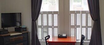 Artistic Lodging King Suite