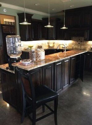 Fridge, microwave, oven, stovetop - We invite you to experience The Alexandrite! Learn more at thealexandrite.us (Springfield)