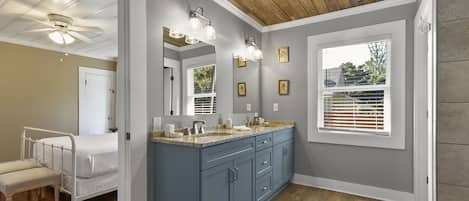 3 bedrooms, in-room safe, iron/ironing board, free WiFi