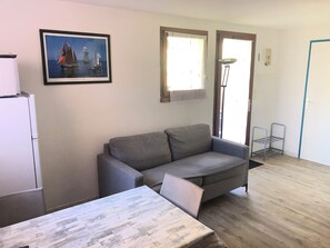 Living area - 500m from beaches and shops, house in residence (Guidel)