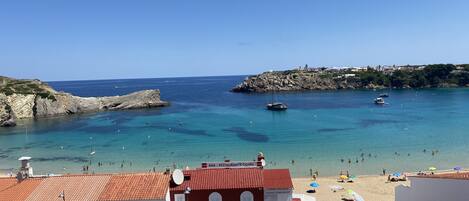 Am Strand, LiegestĂŒhle, StrandtĂŒcher