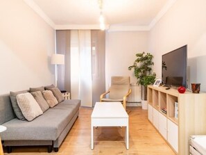 Smart TV, music library