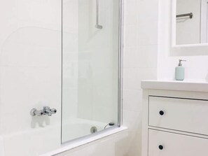 Shower, eco-friendly toiletries, hair dryer, towels