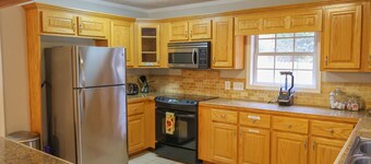 Kozy Kennesaw home near KSU and Lakepoint Sports