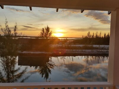 Charming Maple Canalfront Condo