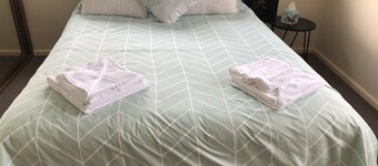 5 bedroom close to hospital/Sport facilities