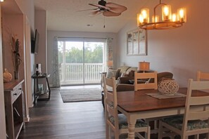 Condo, 2 Bedrooms | Dining