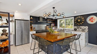 Malibu Beach House - 124 Chepana St Lake Cathie