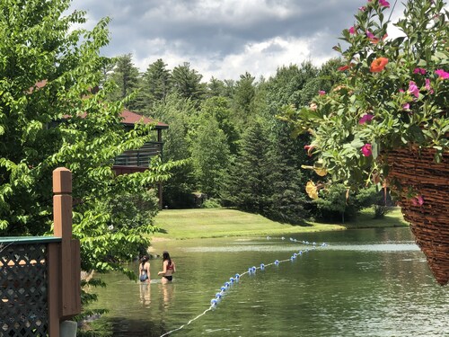 Luxury resort 3-bed 3-bath townhouse sleeps 8